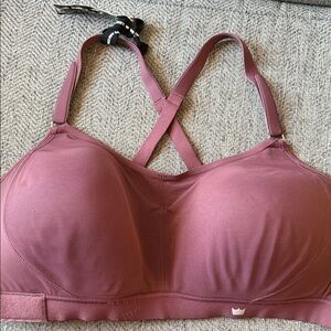 Shefit Women’s Lipstick Full Coverage bra. Size: 4 Luxe.